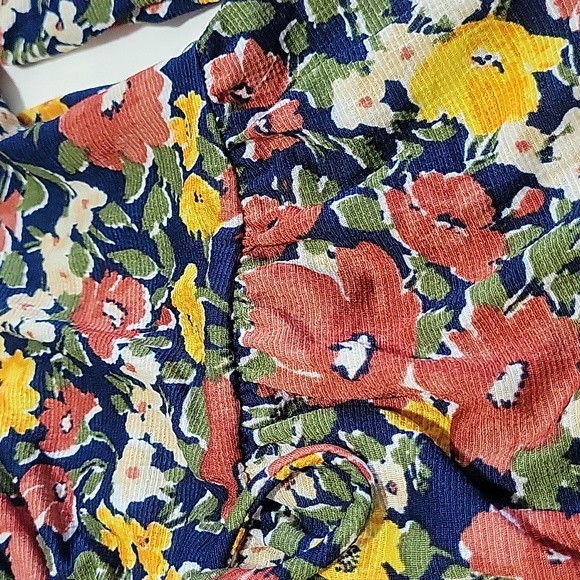 Lavish Floral Blouse with Long Sleeves - Picture 9 of 10